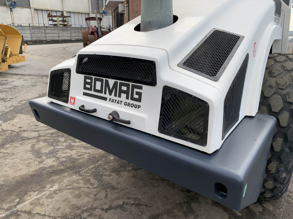 Usato 2004 Bomag BW 213 DH-4 (Deep Impact)