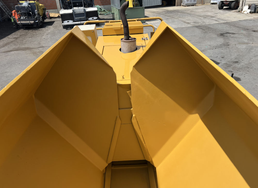 Usato 2012 Caterpillar AP 255E