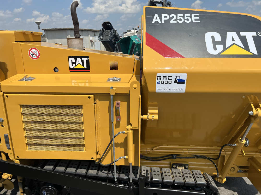 Usato 2012 Caterpillar AP 255E