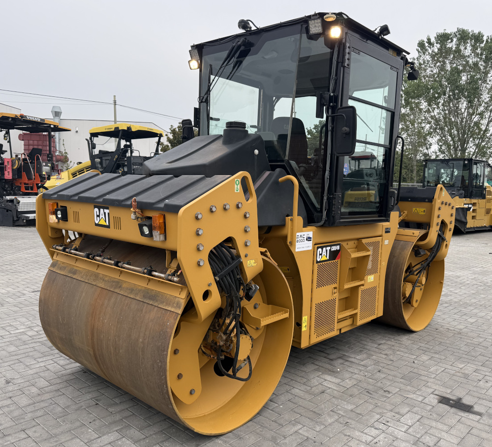 Usato 2014 Caterpillar CD 54B