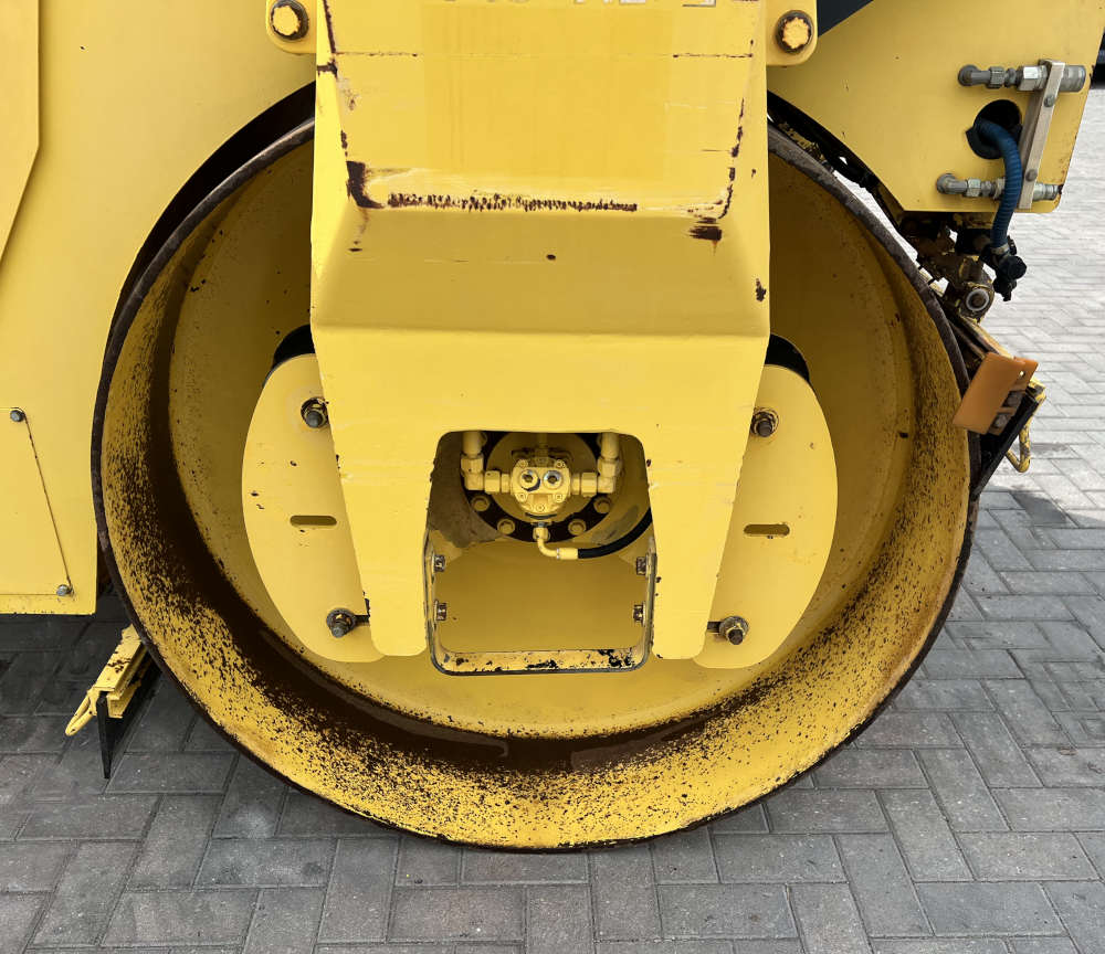 Usato 2001 Bomag BW 151 AD-2