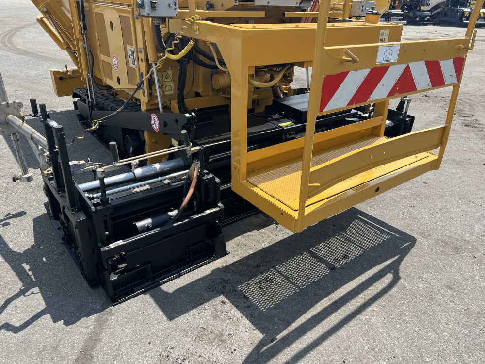 Usato 2012 Caterpillar AP 255E