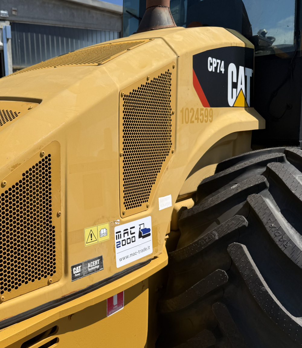 Usato 2010 Caterpillar CP 74