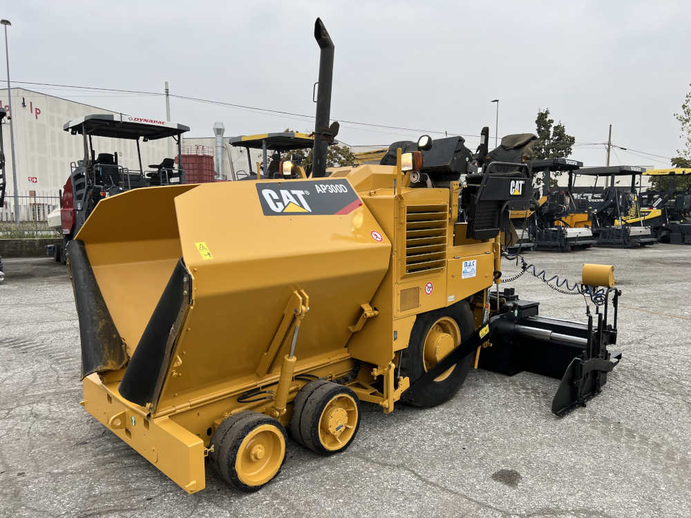 Usato 2014 Caterpillar AP 300D -138-