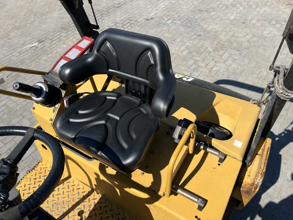 Usato 2006 Caterpillar CB 334E