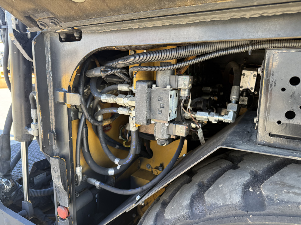 Usato 2011 Caterpillar AP 300