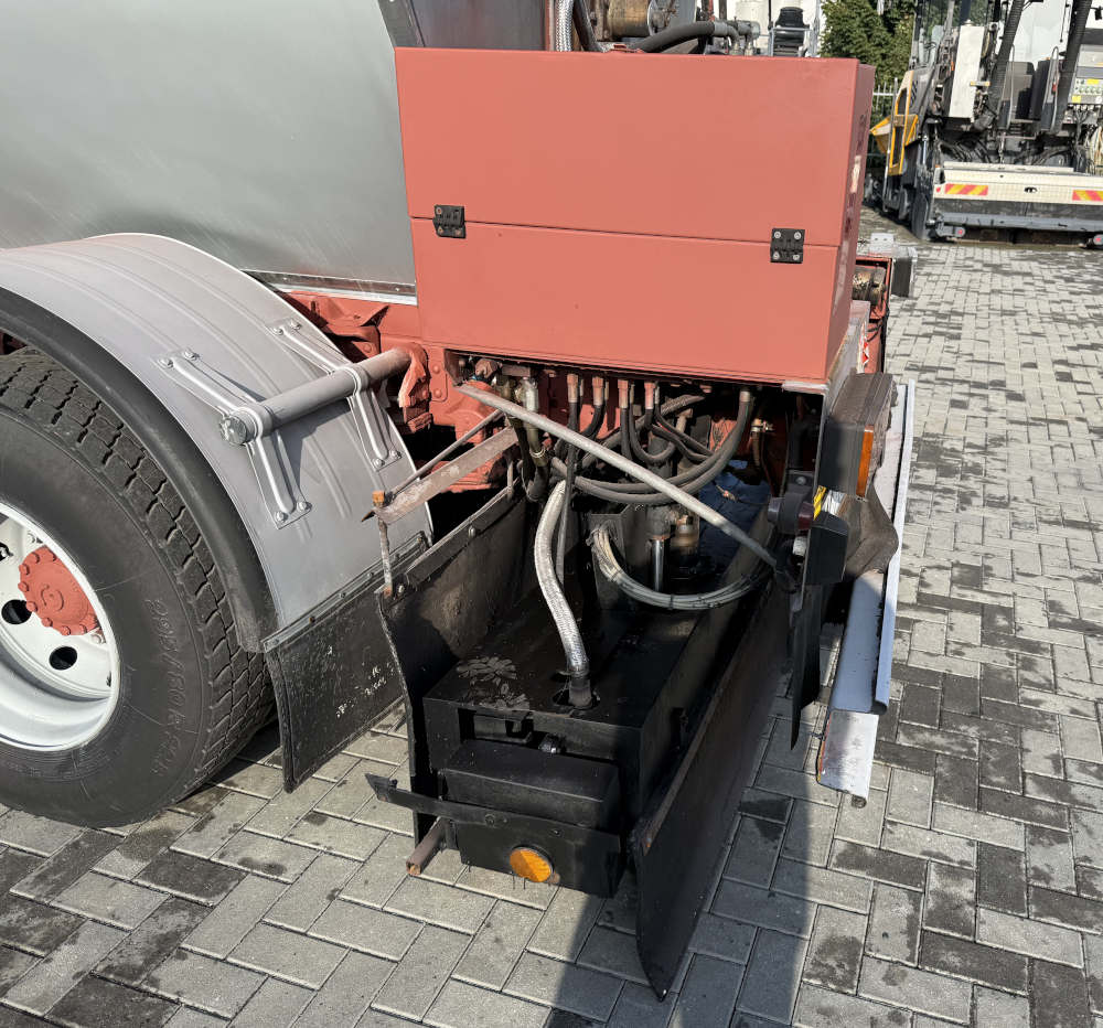 Usato 2004 Massenza B 8 B23 HY-EX