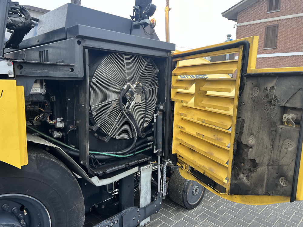 Usato 2009 Bomag BF 691P