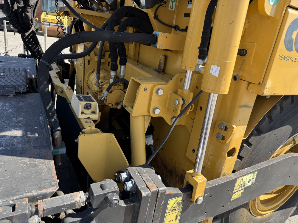 Usato 2010 Caterpillar AP 600D