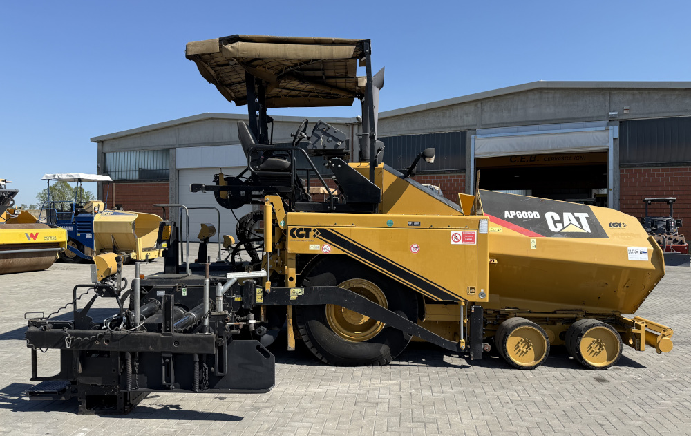 Usato 2010 Caterpillar AP 600D