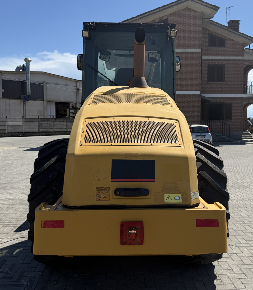 Usato 2010 Caterpillar CP 74