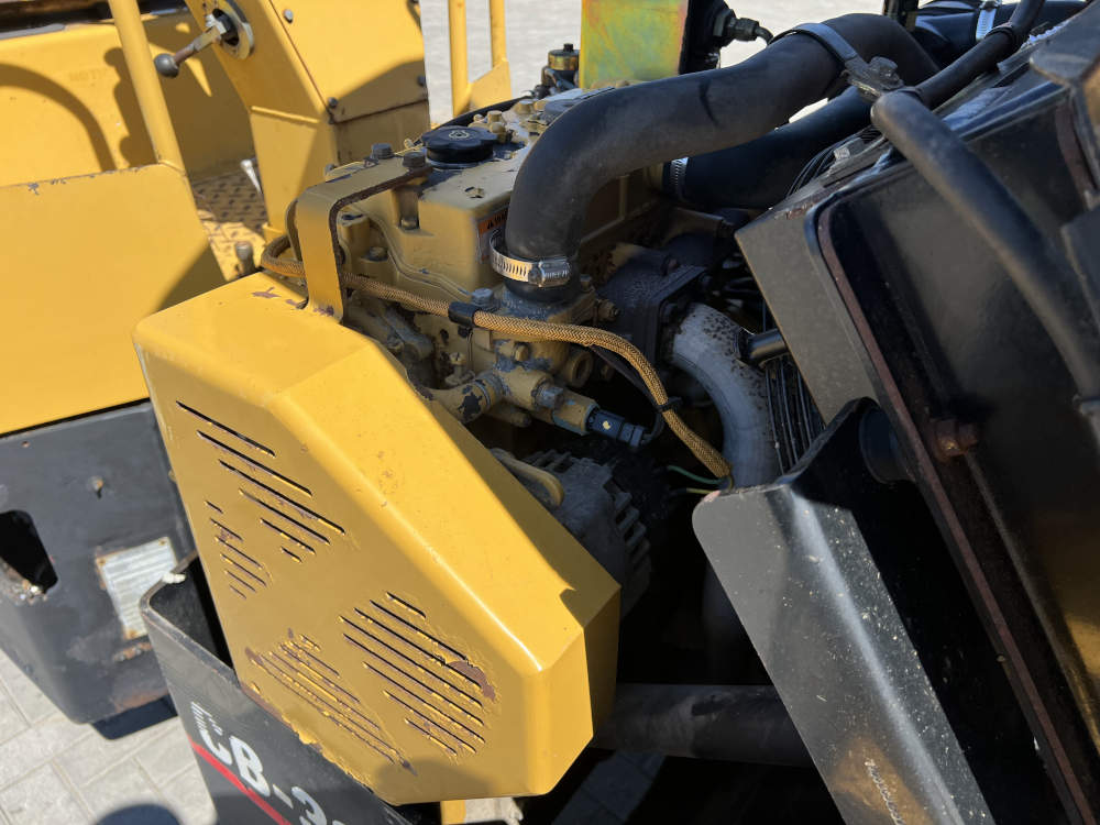 Usato 2006 Caterpillar CB 334E