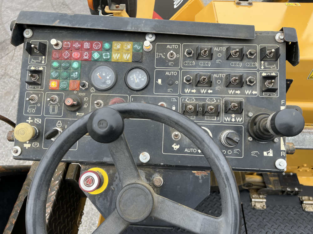 Usato 2014 Caterpillar AP 300D -138-