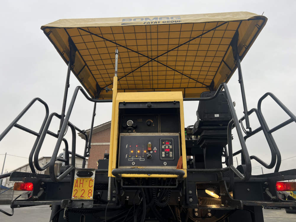 Usato 2009 Bomag BF 691P