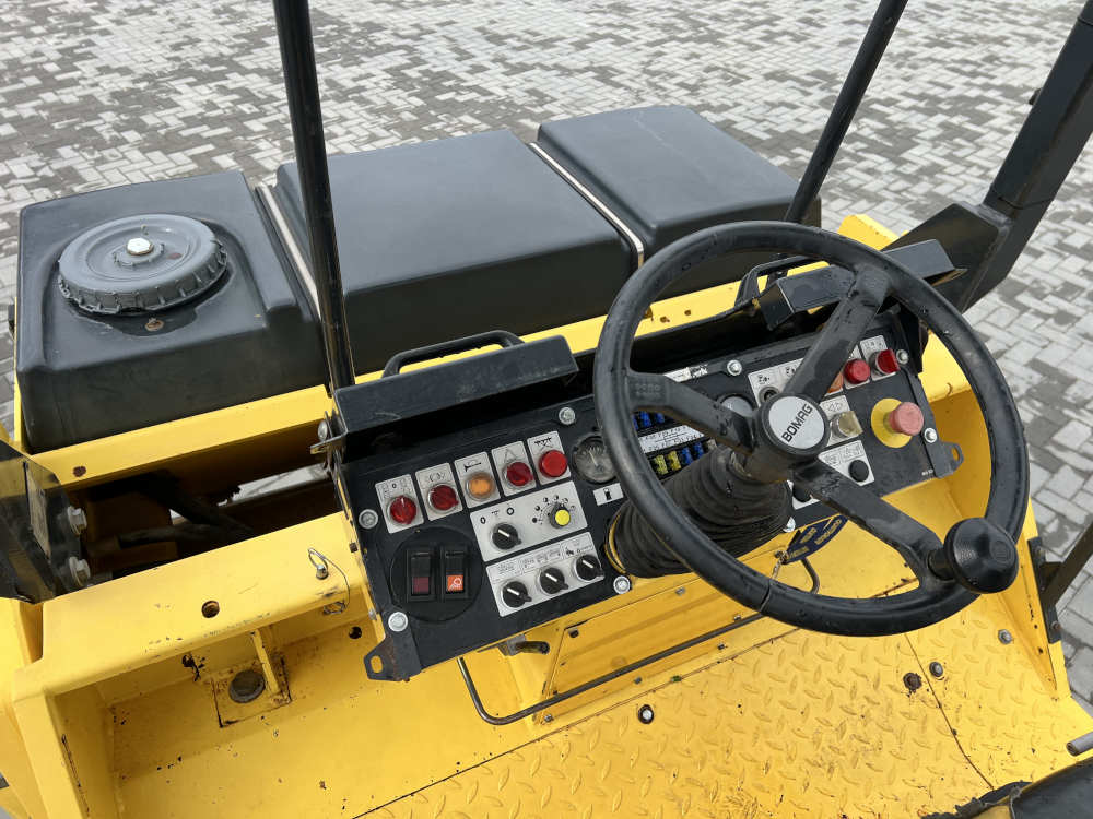 Usato 2004 Bomag BW 141 AD-2