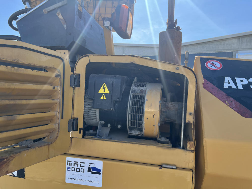 Usato 2012 Caterpillar AP 300
