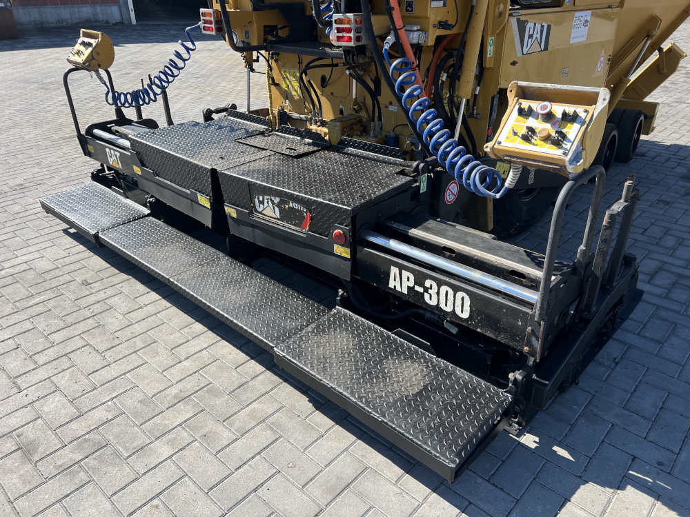 Usato 2012 Caterpillar AP 300