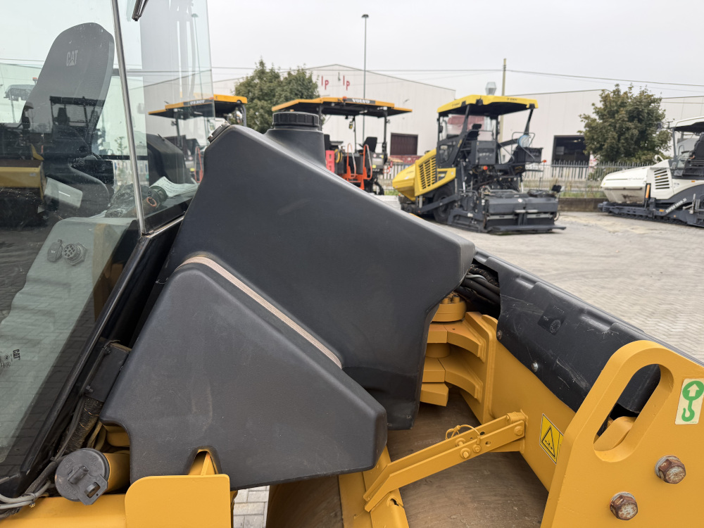 Usato 2014 Caterpillar CD 54B