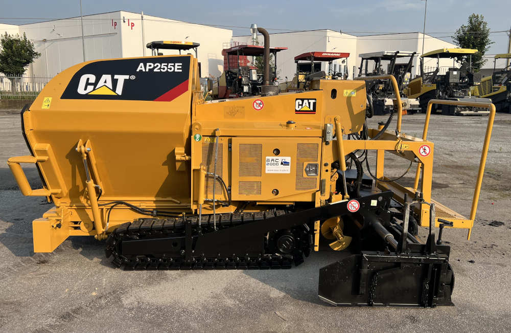 Usato 2017 Caterpillar AP 255E
