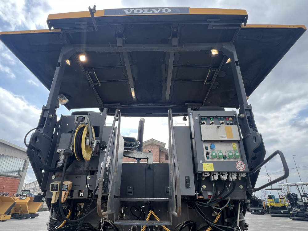 Usato 2017 Volvo P 7820C