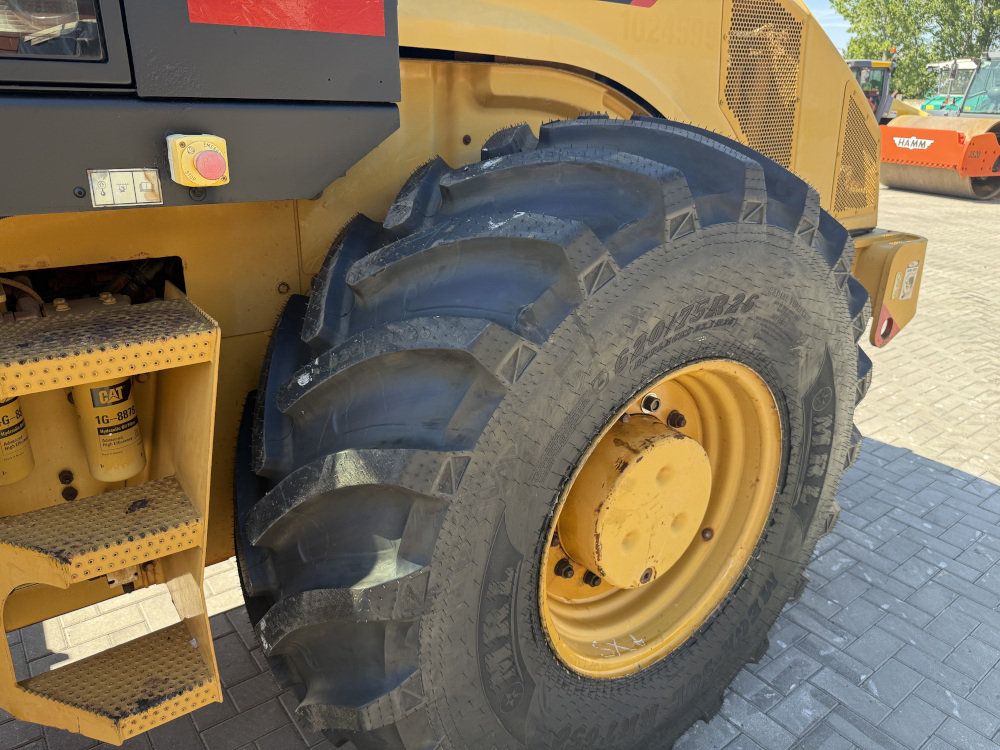 Usato 2010 Caterpillar CP 74