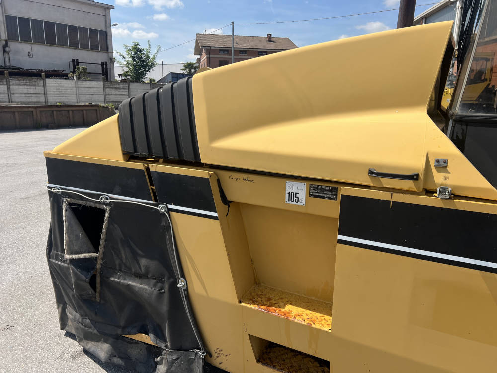 Usato 2002 Caterpillar PS 300B