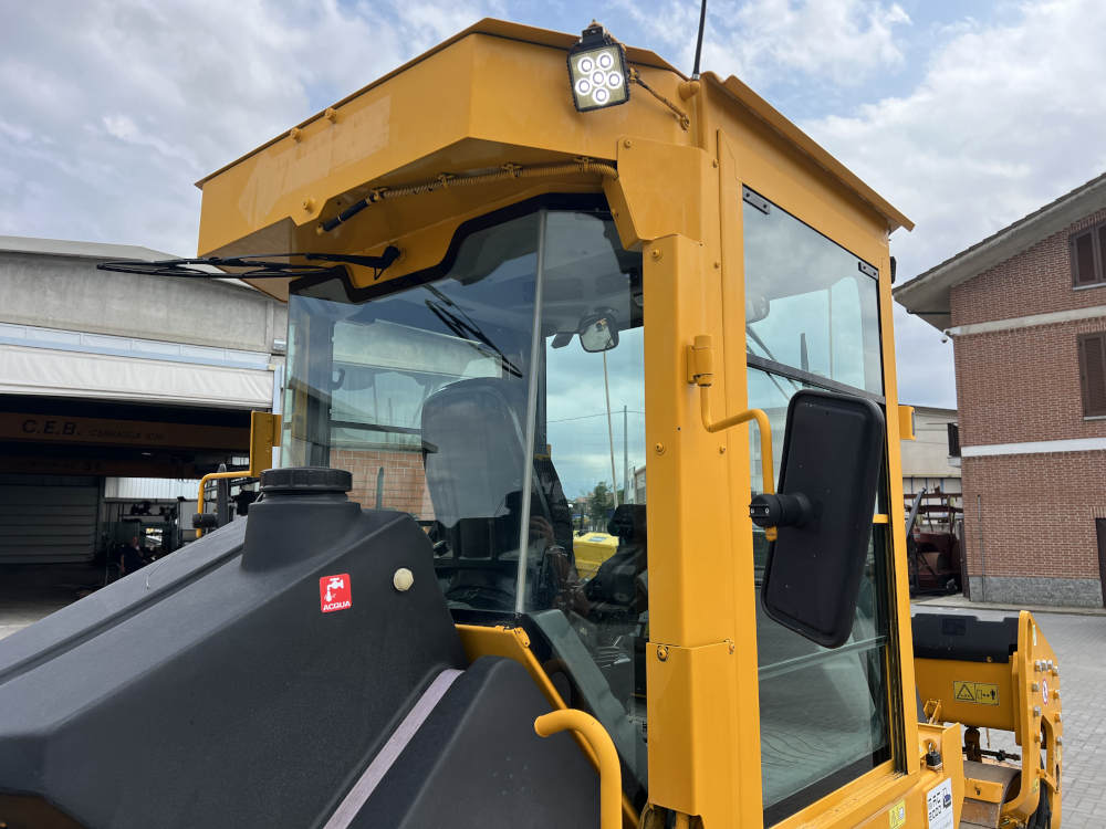 Usato 2017 Caterpillar CD 8