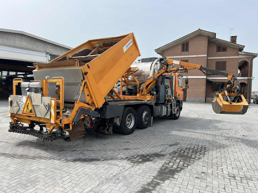 Usato 2012 Daf / Secmair CF 85.460 / Secmair Chipsealer BCG 500