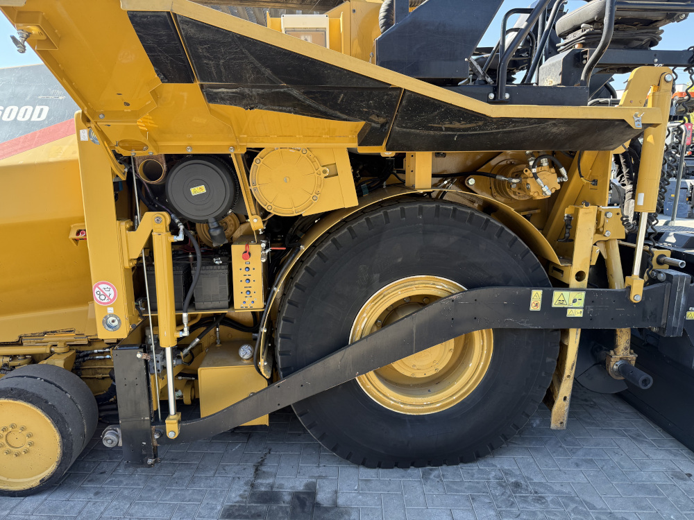 Usato 2010 Caterpillar AP 600D