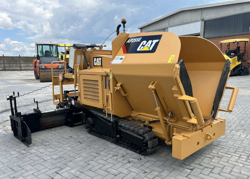 Usato 2017 Caterpillar AP 255E