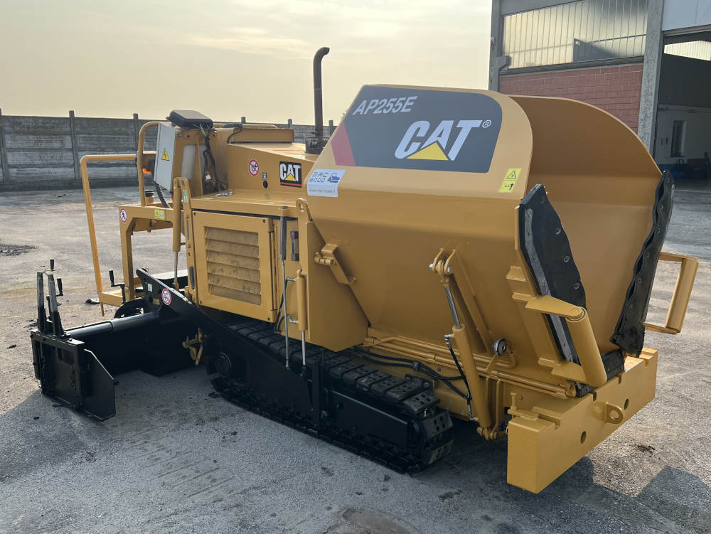 Usato 2017 Caterpillar AP 255E