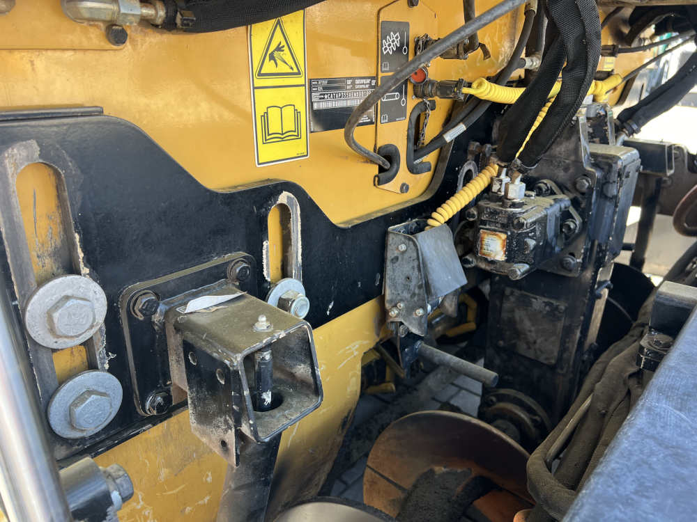 Usato 2020 Caterpillar AP 355F