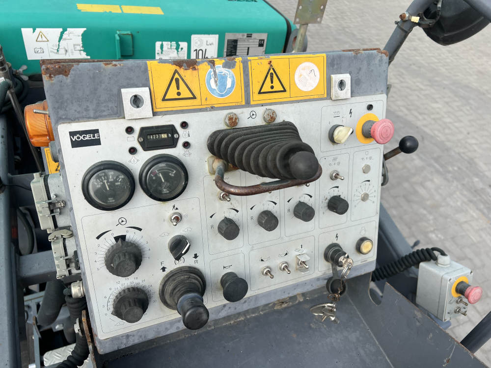 Usato 2011 Vogele Super 700