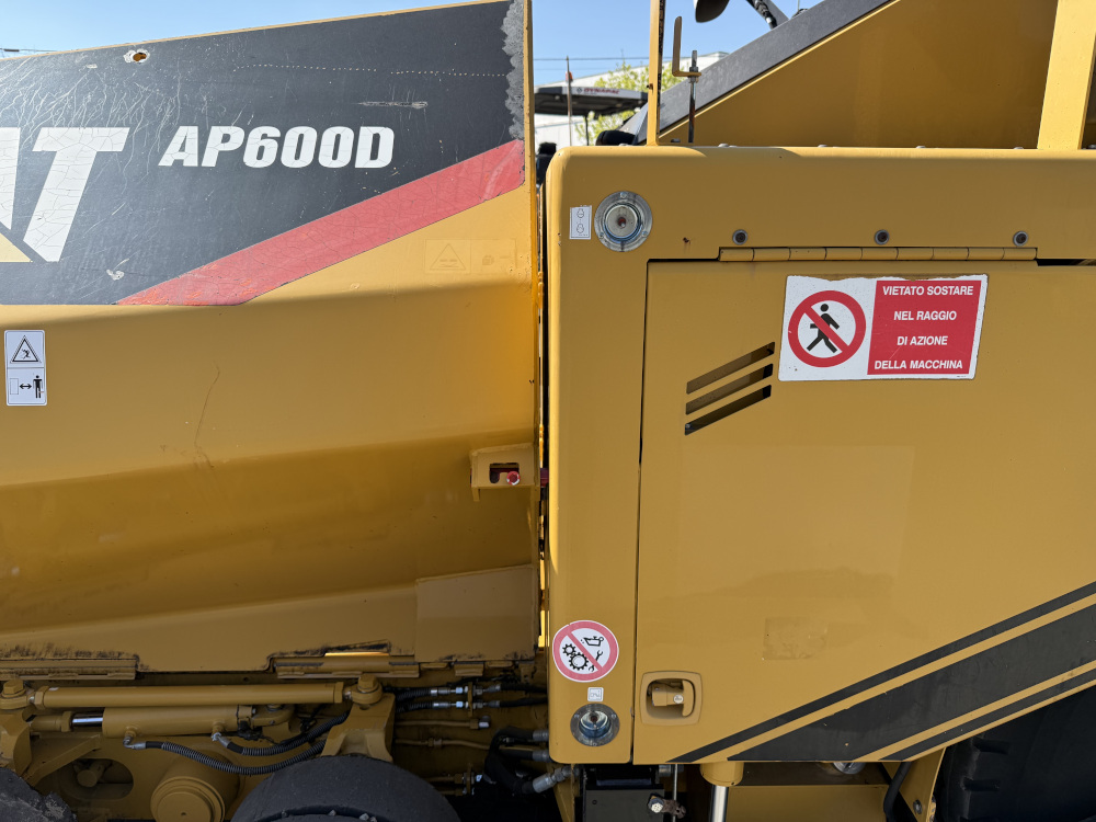 Usato 2010 Caterpillar AP 600D