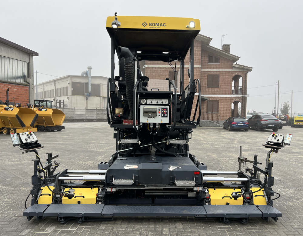 Usato 2019 Bomag BF 300 C-2