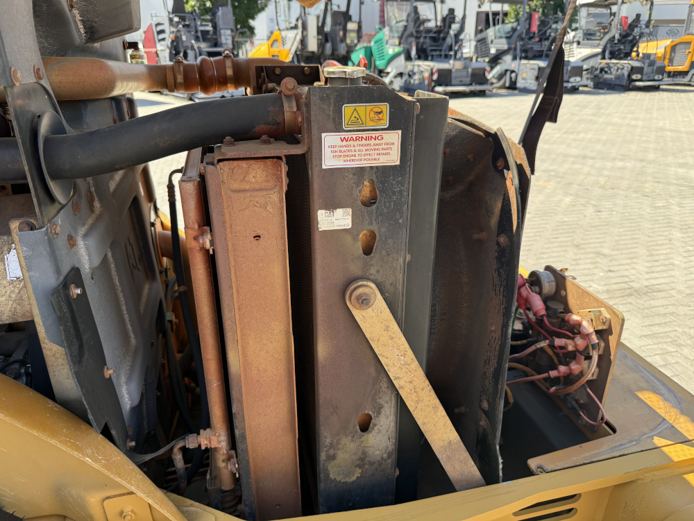 Usato 2010 Caterpillar CP 74
