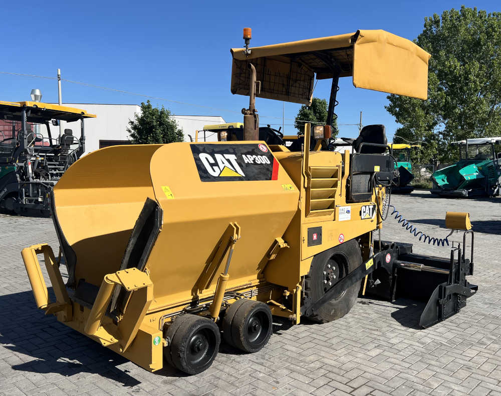 Usato 2012 Caterpillar AP 300