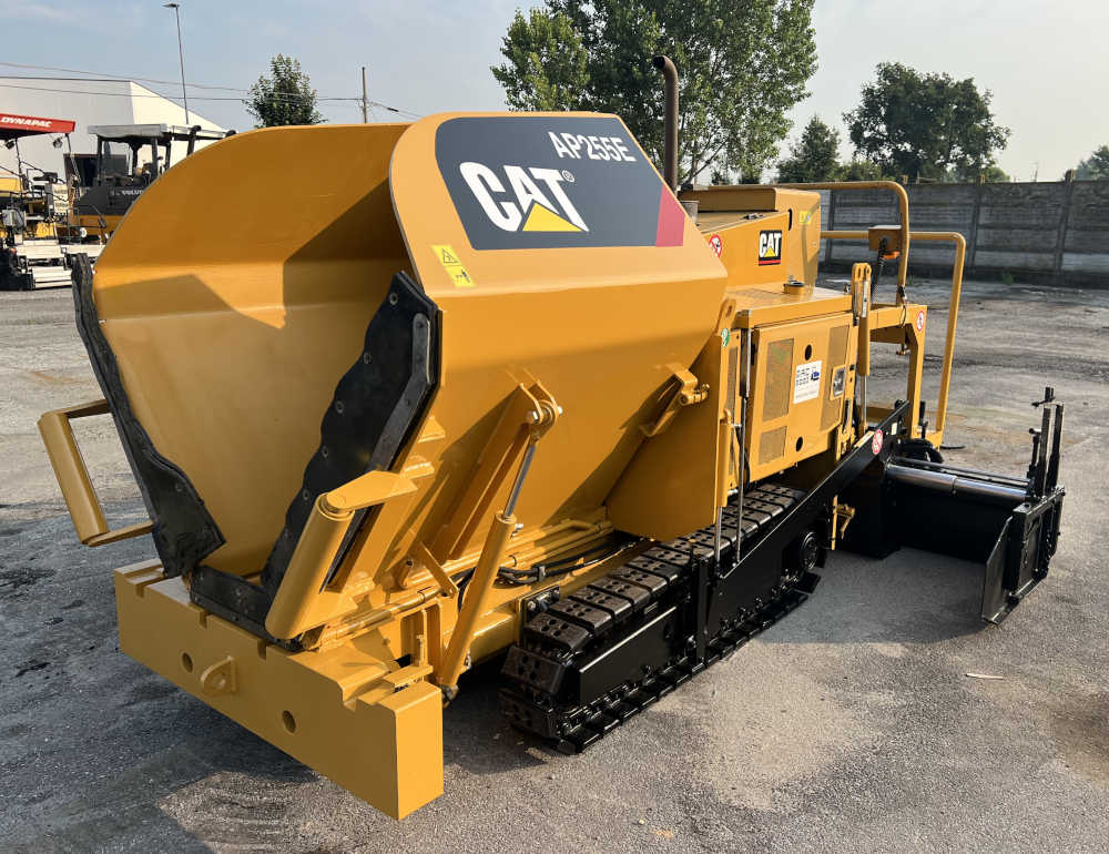 Usato 2017 Caterpillar AP 255E