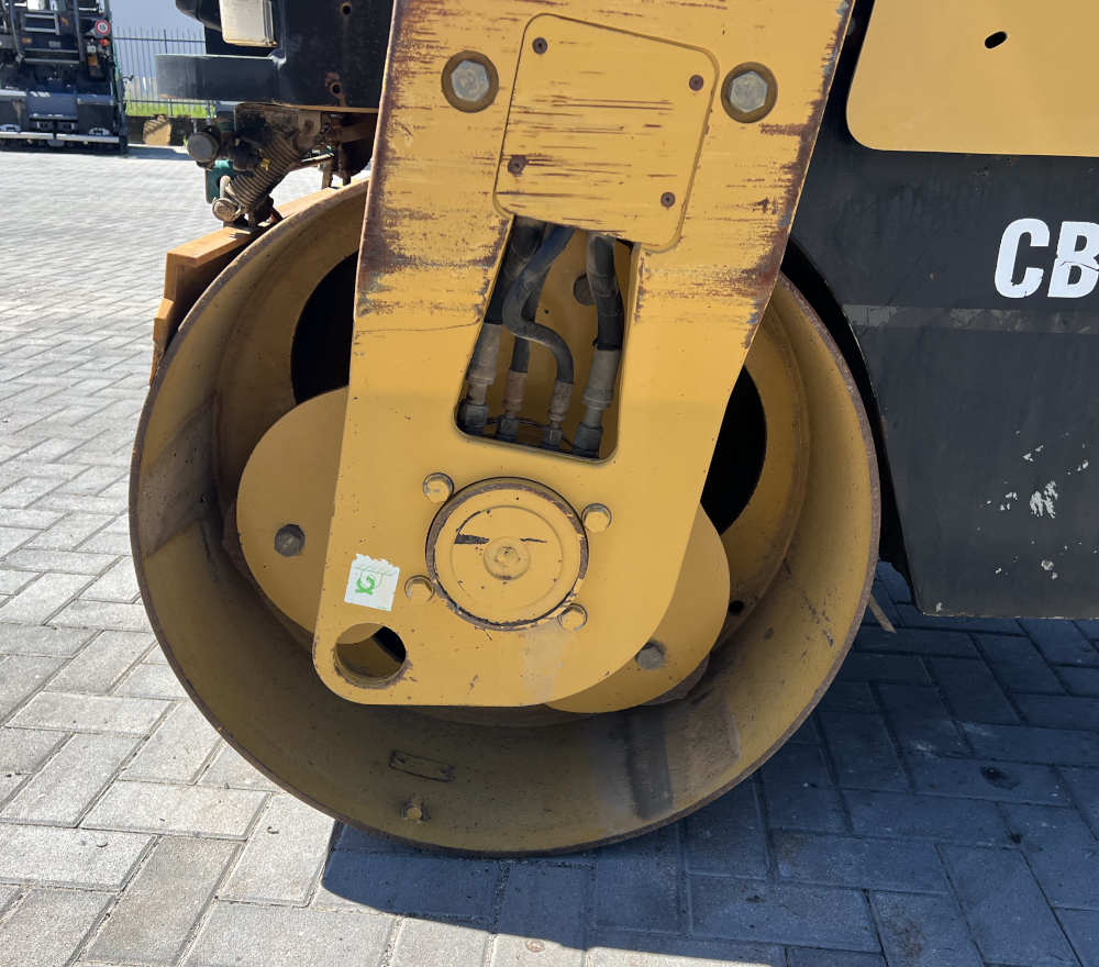 Usato 2006 Caterpillar CB 334E