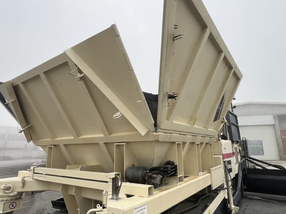 Usato 2005 Vogele Super 2500 (06.74)