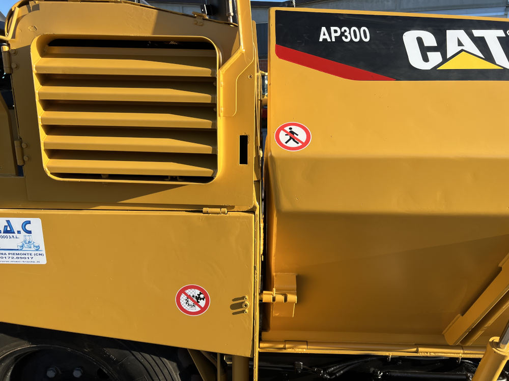 Usato 2008 Caterpillar AP 300 -146-