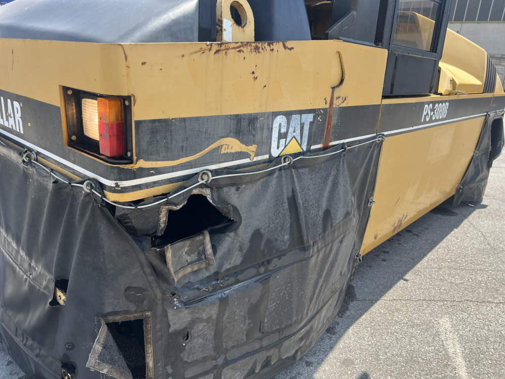 Usato 2002 Caterpillar PS 300B