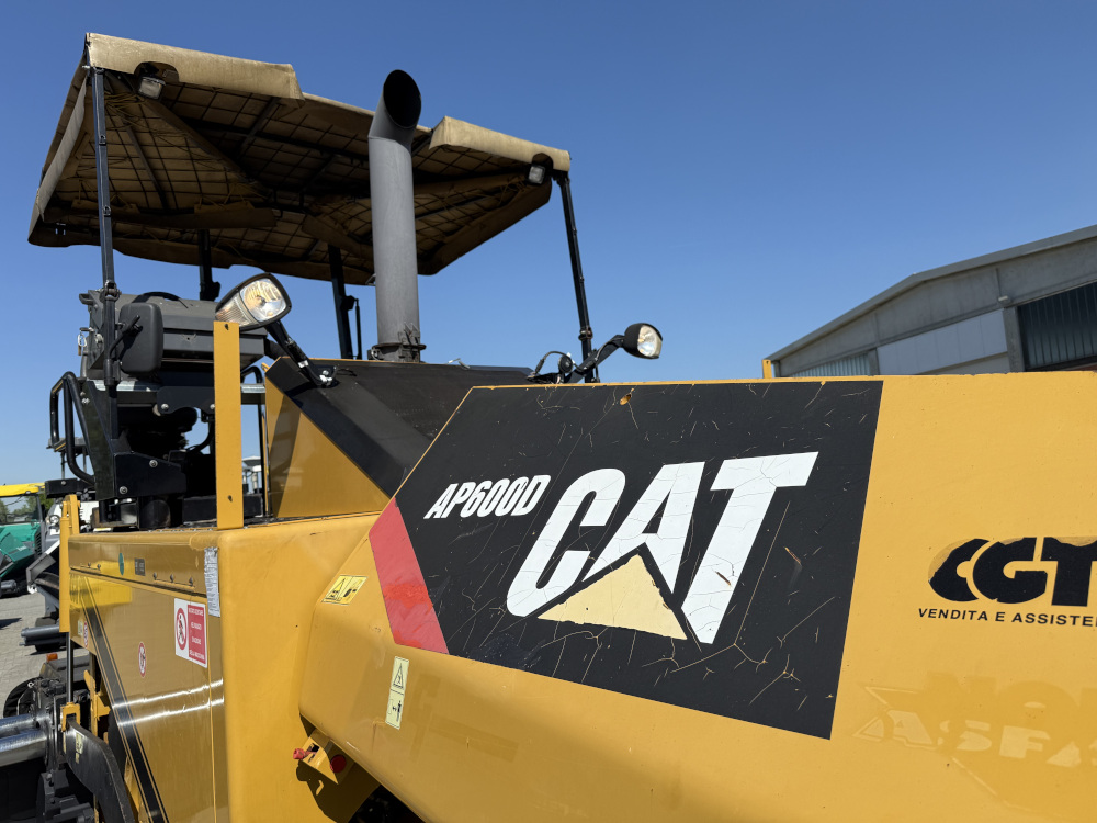 Usato 2010 Caterpillar AP 600D
