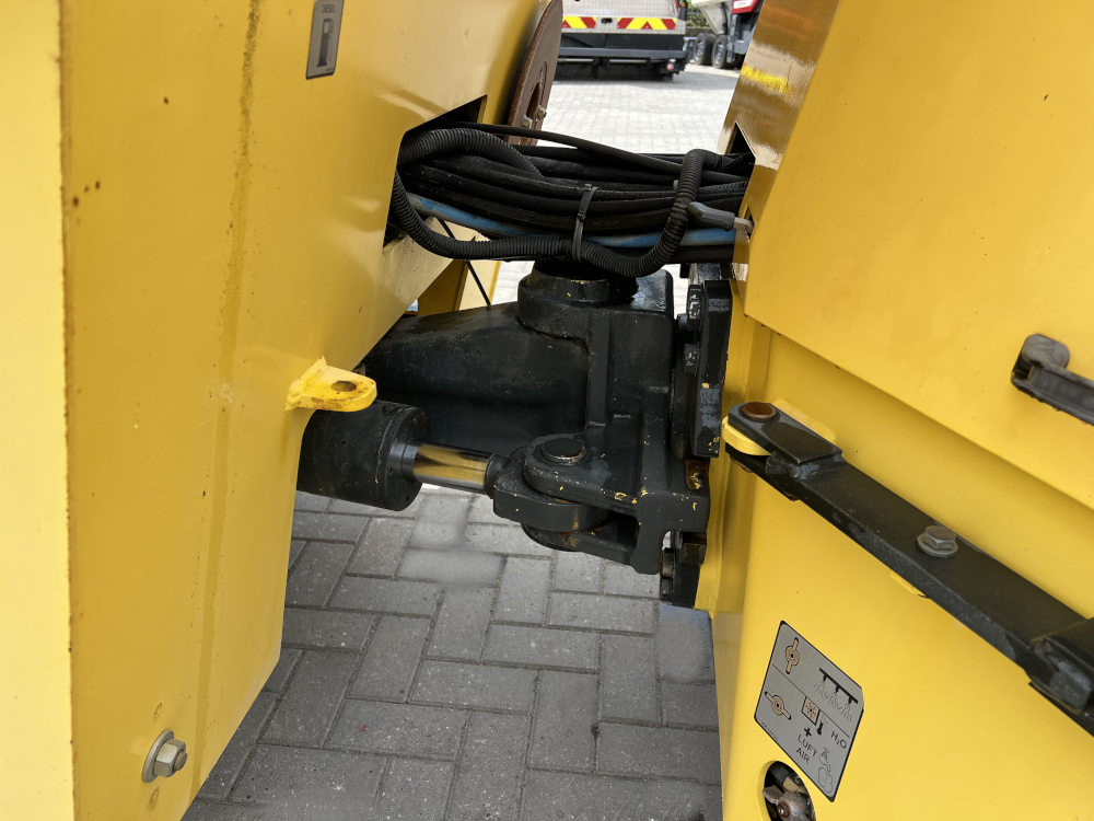 Usato 2001 Bomag BW 151 AD-2