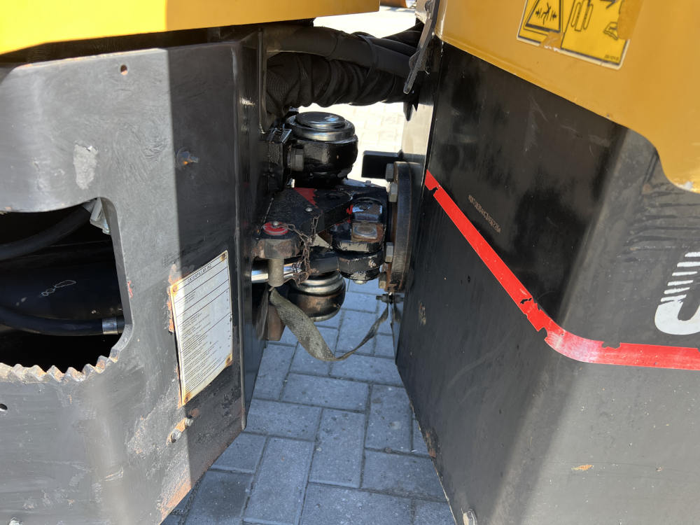 Usato 2006 Caterpillar CB 334E