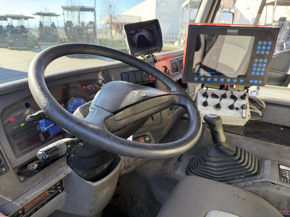 Usato 2005 Renault / Rincheval Premium 320 Dci / EPA