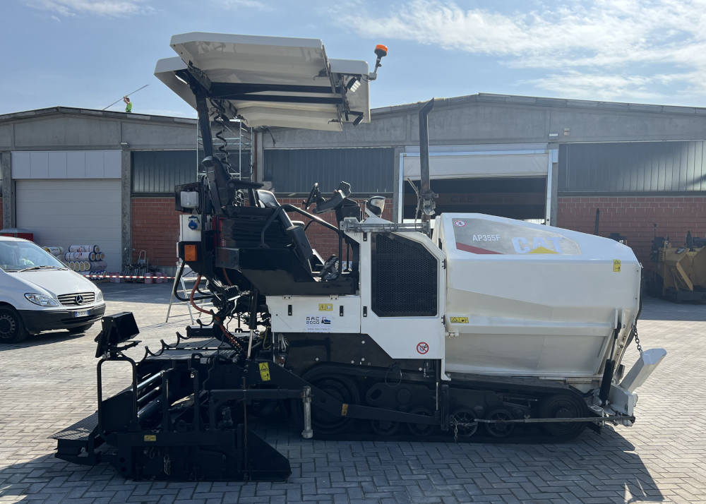 Usato 2016 Caterpillar AP 355F