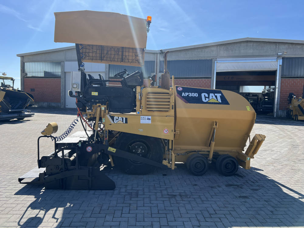 Usato 2012 Caterpillar AP 300
