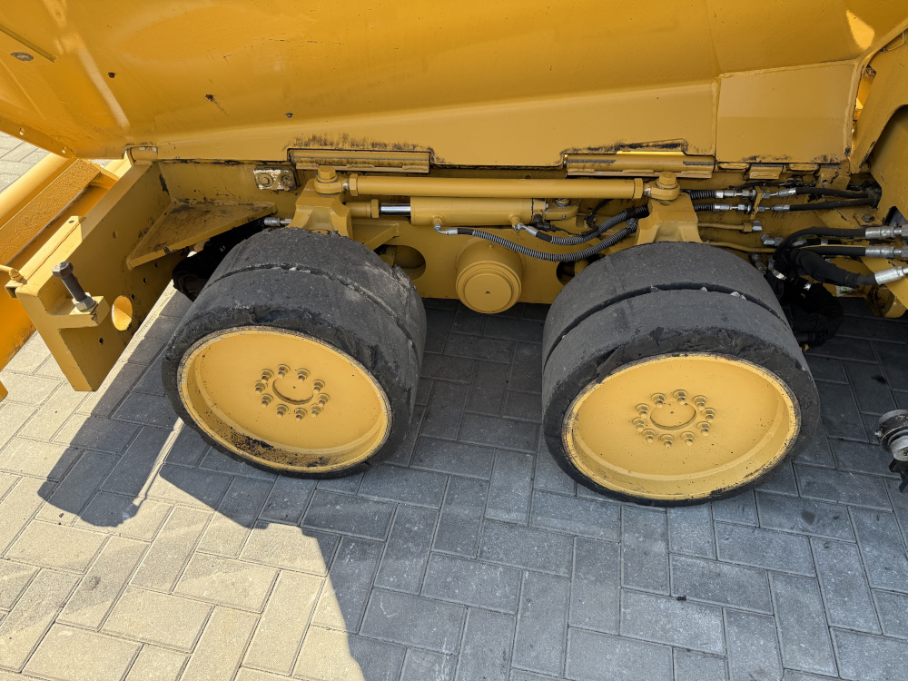 Usato 2010 Caterpillar AP 600D