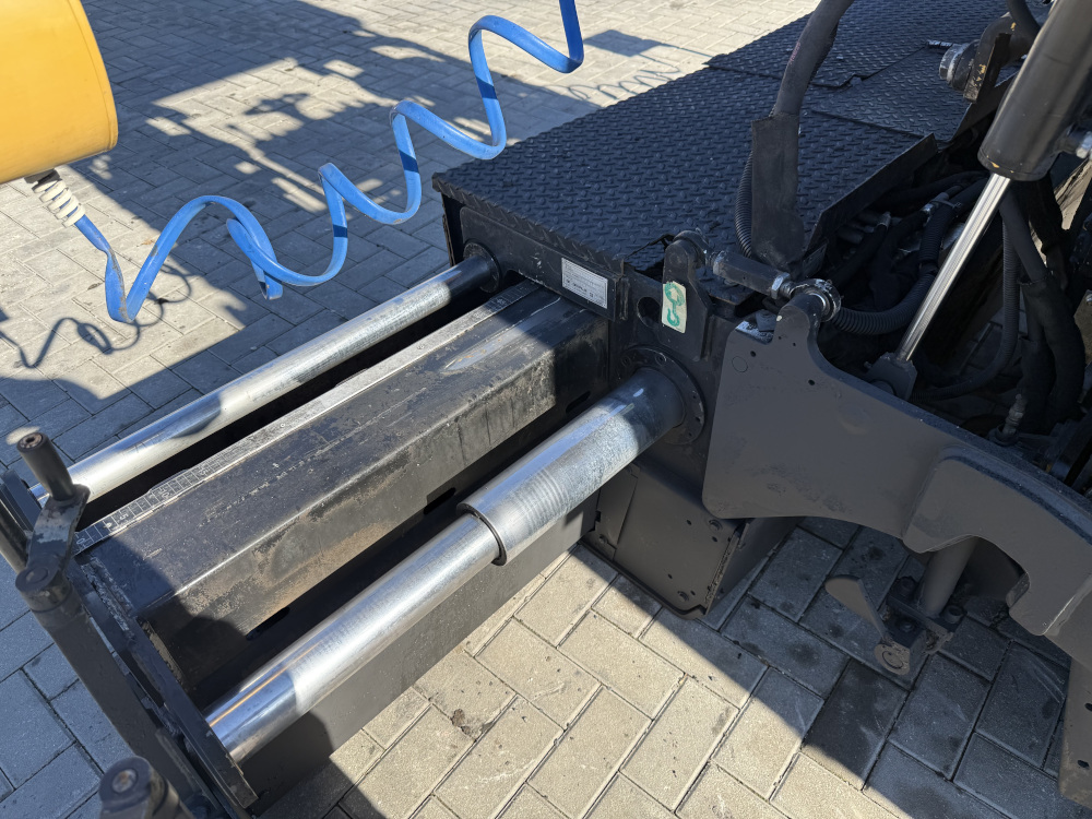 Usato 2011 Caterpillar AP 300